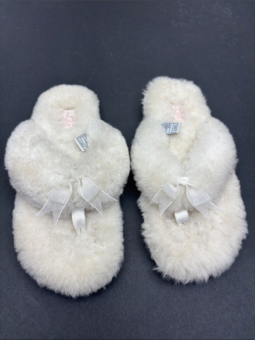 UGG Sheepskin Fuzzy Slide Slippers, SZ 6, box 76